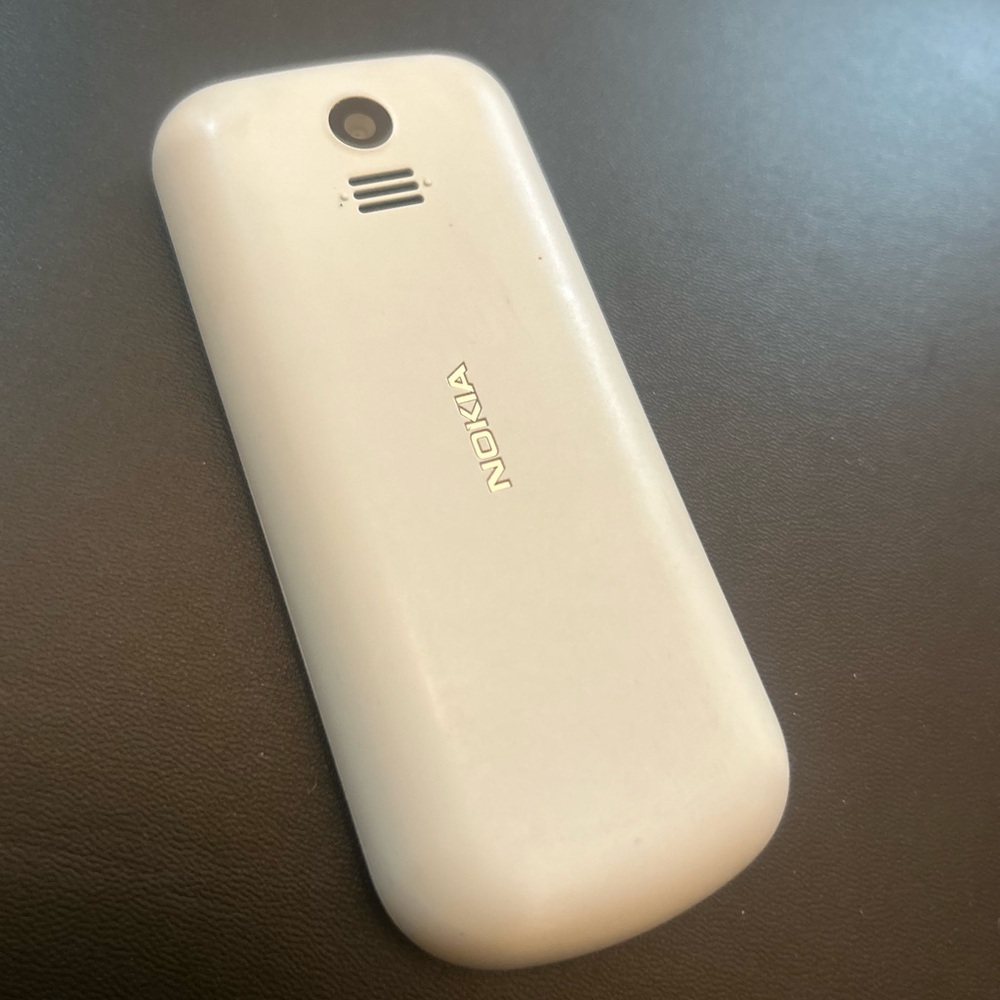 Nokia White Cell Phone - Picture 6 of 7